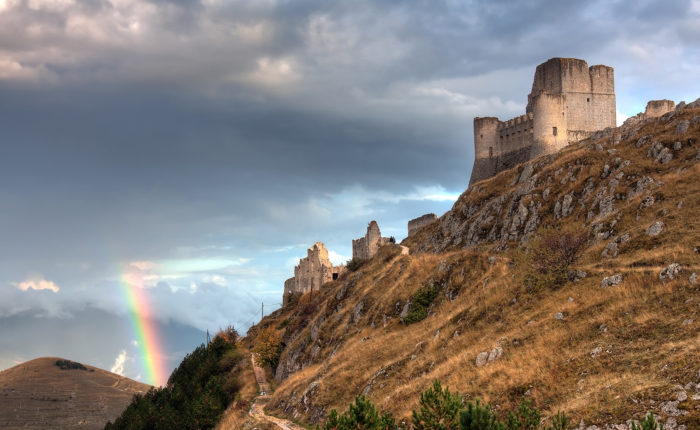 Abruzzo: andar per borghi in cicloescursione