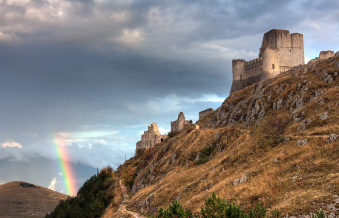 Abruzzo: andar per borghi in cicloescursione